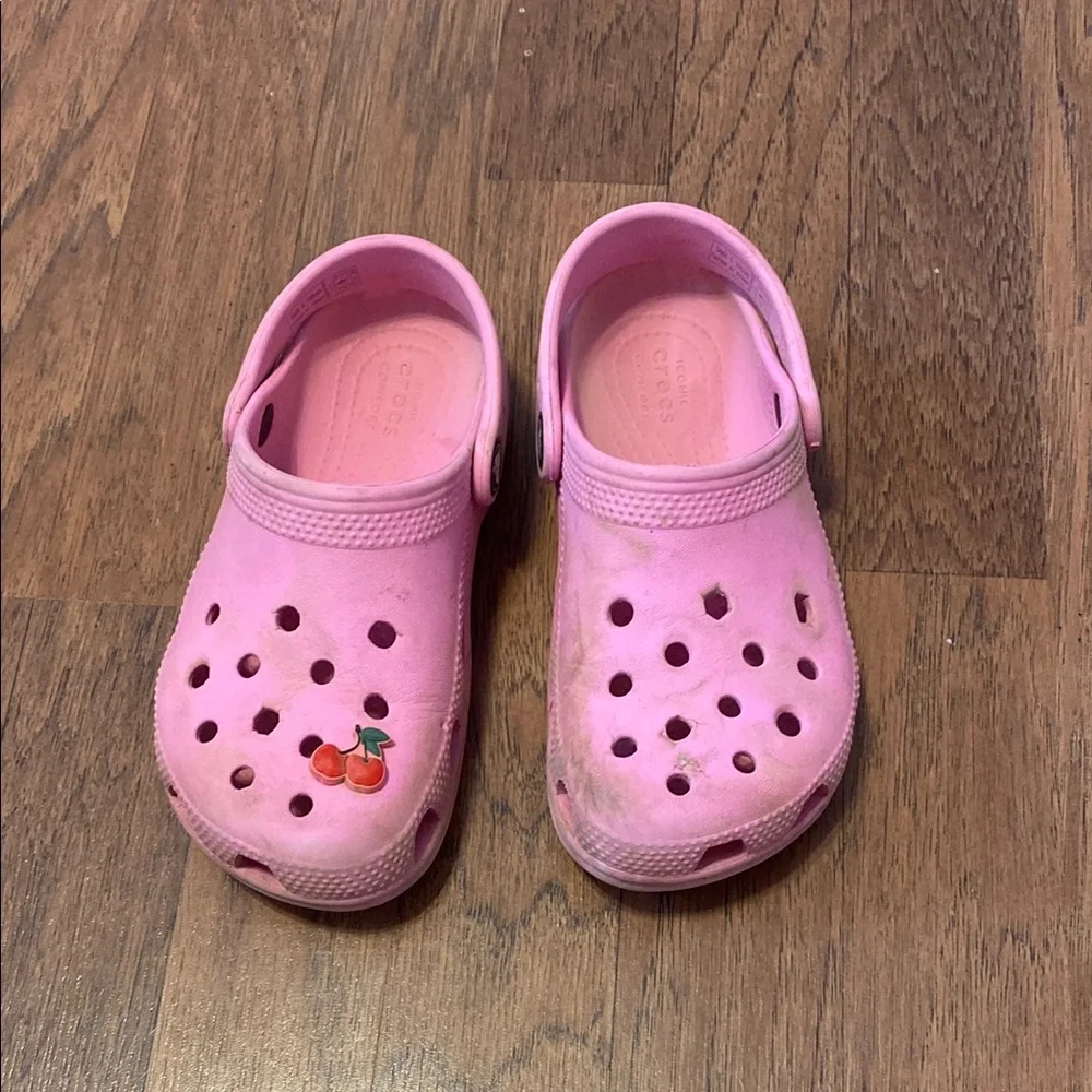 CROCS Pink Water Shoes with Ventilation and Strap